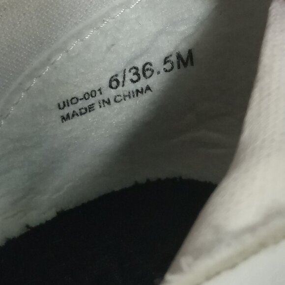 DIRTY LAUNDRY Unite Snake Embrossed Design Womens White Western Ankle Boot Sz 6 - Picture 11 of 13